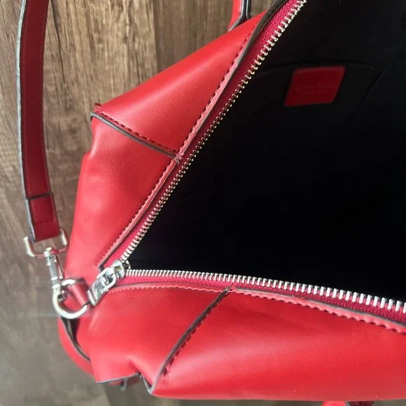 Bottega Veneta Tote Elegant Red Woven Tote Bag Full Zip - Picture 11 of 15